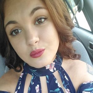 Meet your Posher, Holly